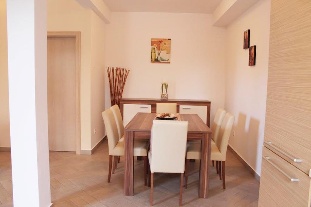 Apartments Vukovic โปดสตรานา ภายนอก รูปภาพ