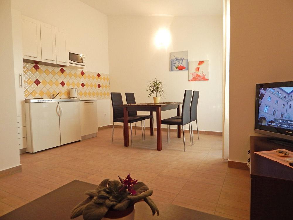 Apartments Vukovic โปดสตรานา ภายนอก รูปภาพ