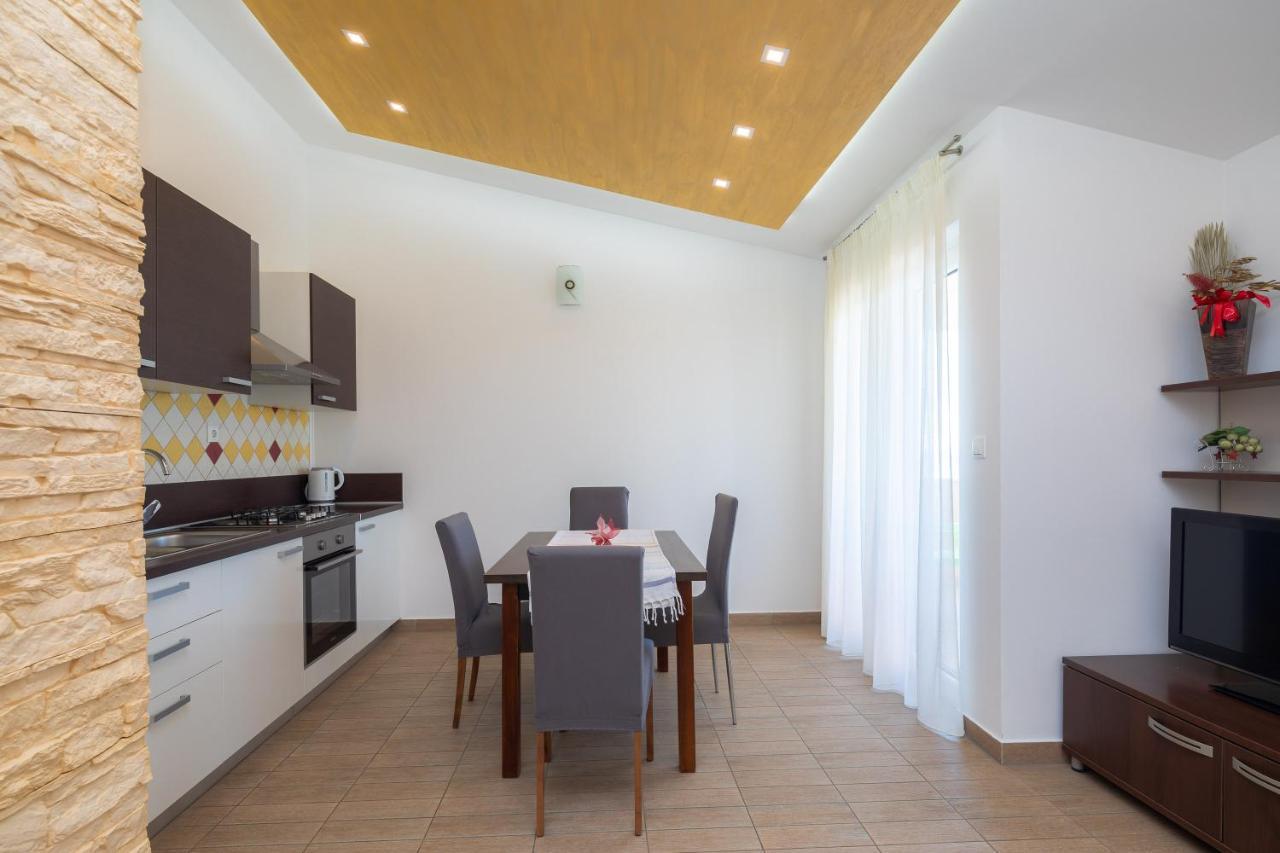Apartments Vukovic โปดสตรานา ภายนอก รูปภาพ