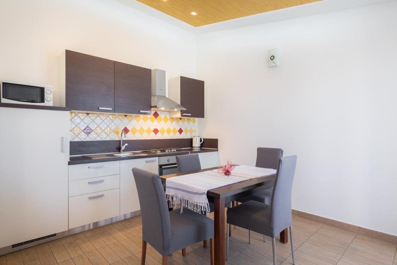 Apartments Vukovic โปดสตรานา ภายนอก รูปภาพ