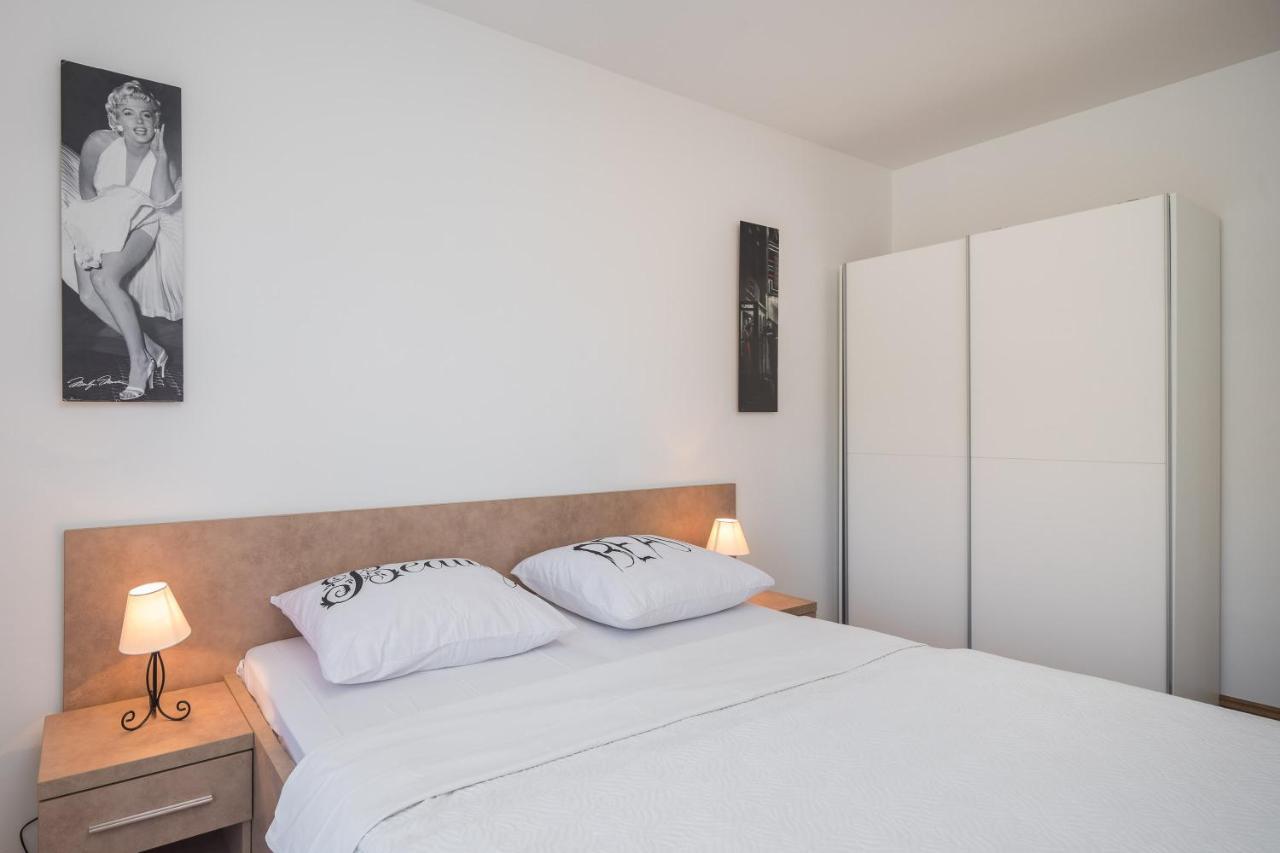 Apartments Vukovic โปดสตรานา ภายนอก รูปภาพ